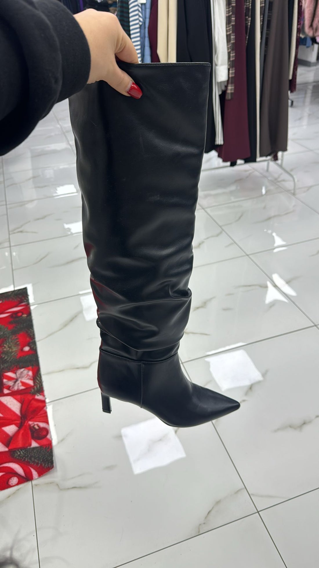 High Leather Queen – 9252