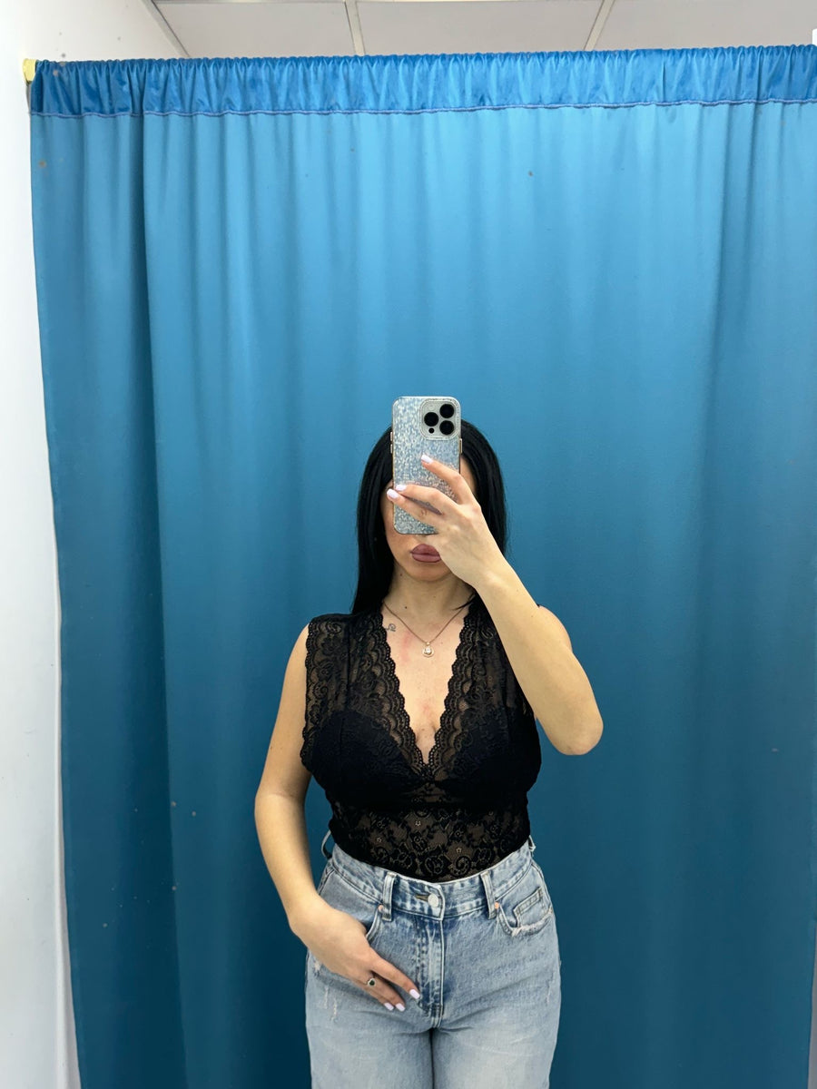 Top corto in pizzo 9638