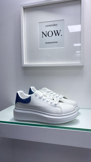 Sneakers bianche 2700