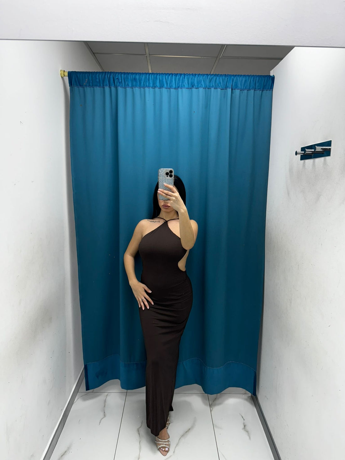 Vestito lungo con scollo sul retro 13659