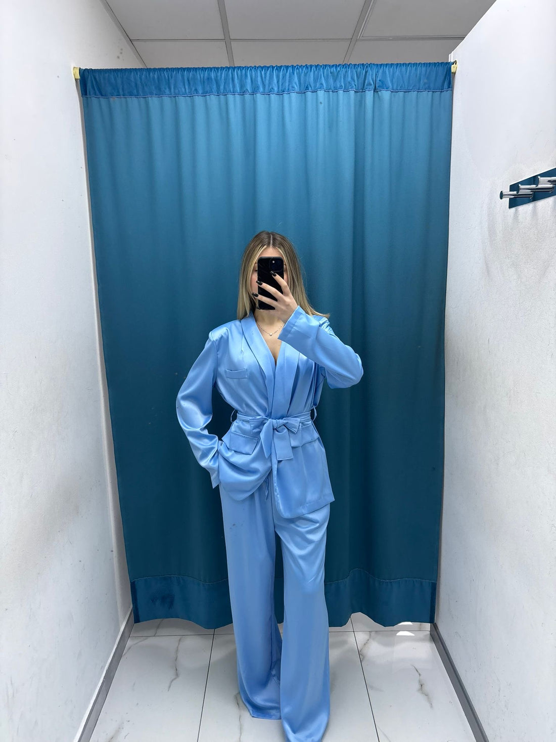 Tailleur “Satin Elegance”-87099