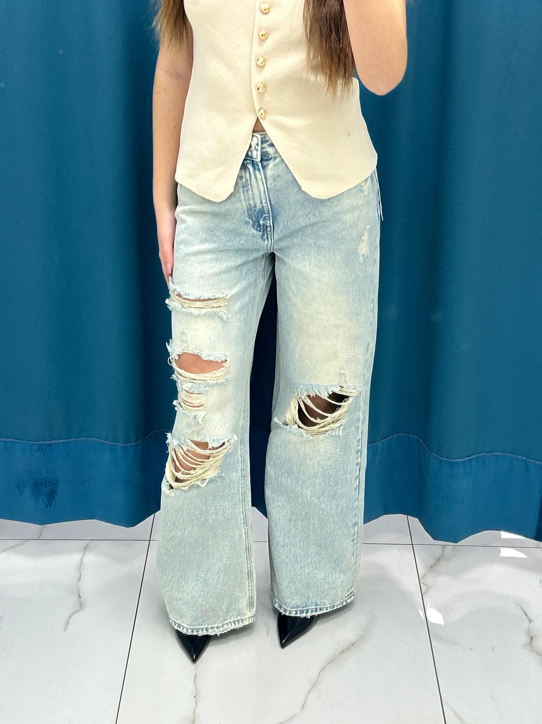 Jeans con strappi 3271