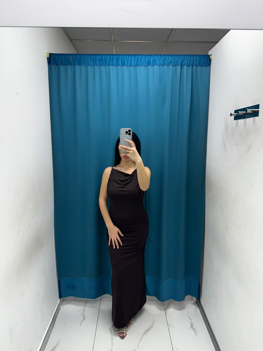 Vestito con scollo sul retro 6536