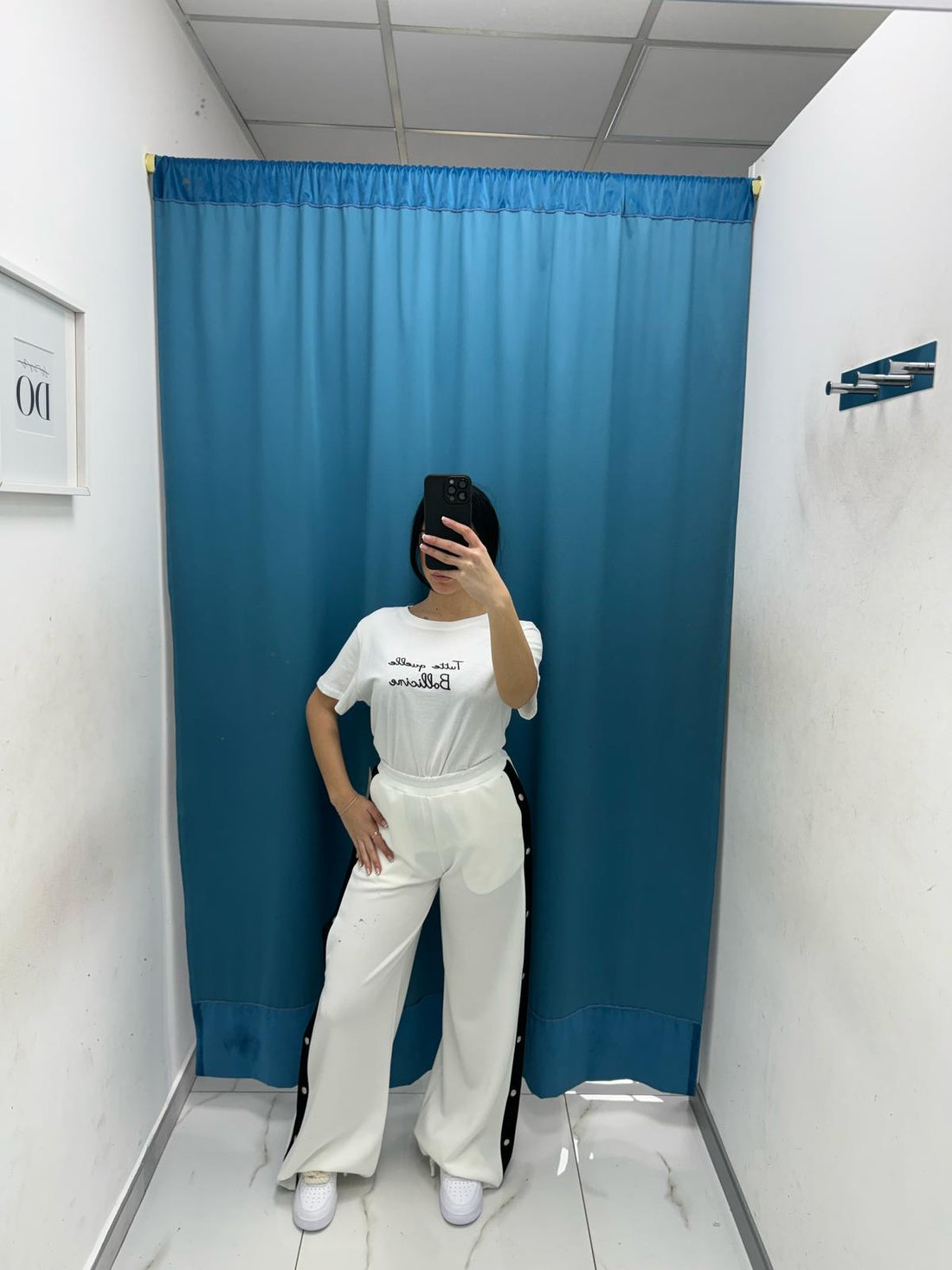 Pantalone con bottoni laterali 96536