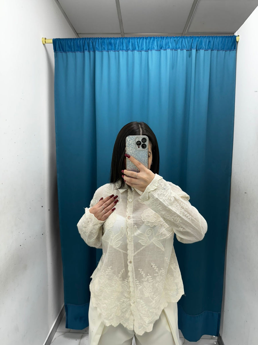 Camicia con ricami 481