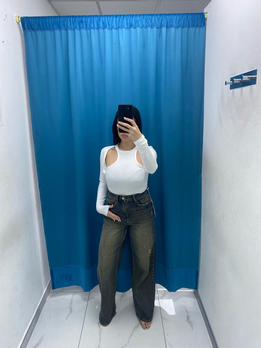 Body cut out 16187
