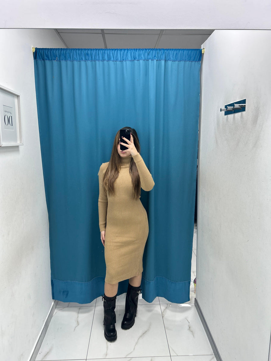 Vestito a costine con collo 55742