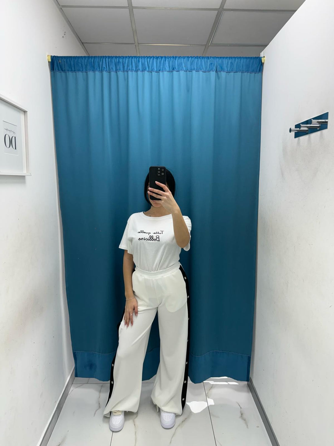 Pantalone con bottoni laterali 96536
