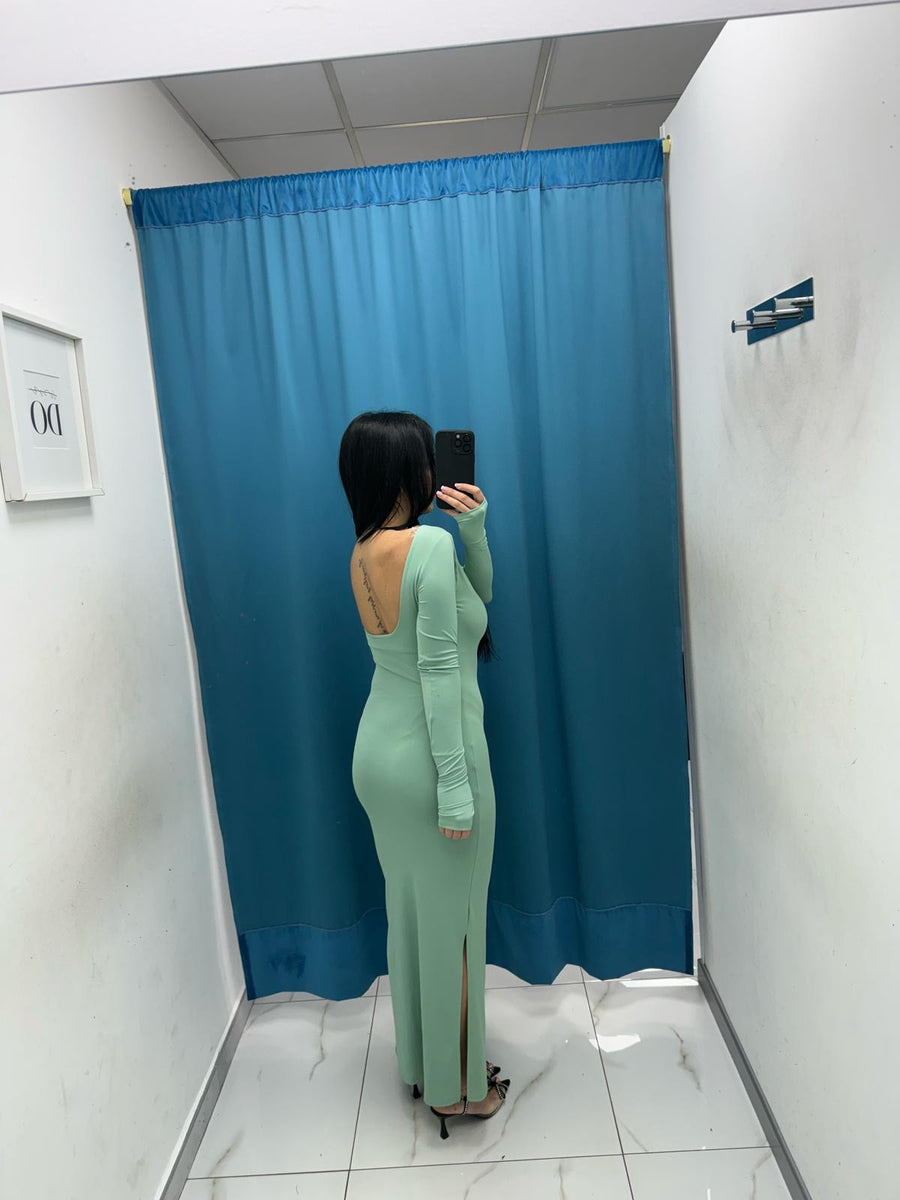 Vestito con scollo e spacco 136231