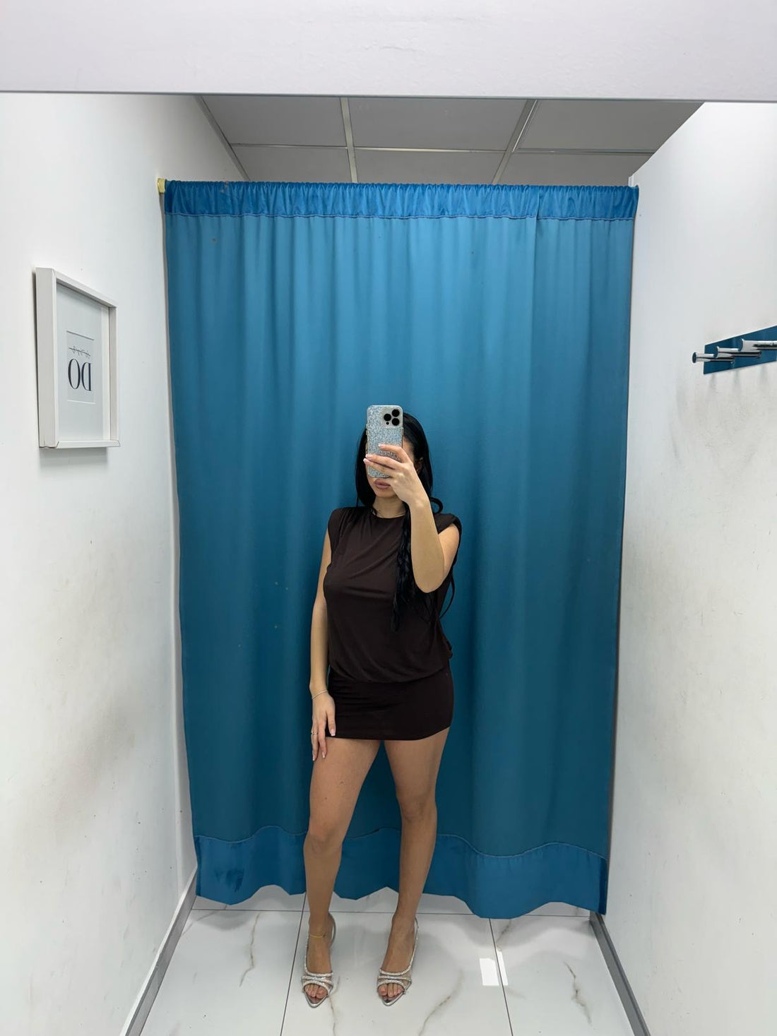 Vestito a giro con scollo sul retro 13682