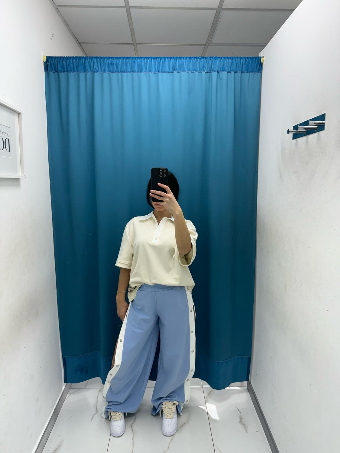 Pantalone con bottoni laterali 96536