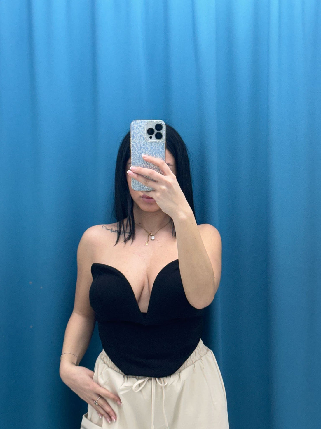Top con scollo 2198