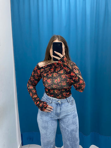 Maglia laser con spalla scoperta