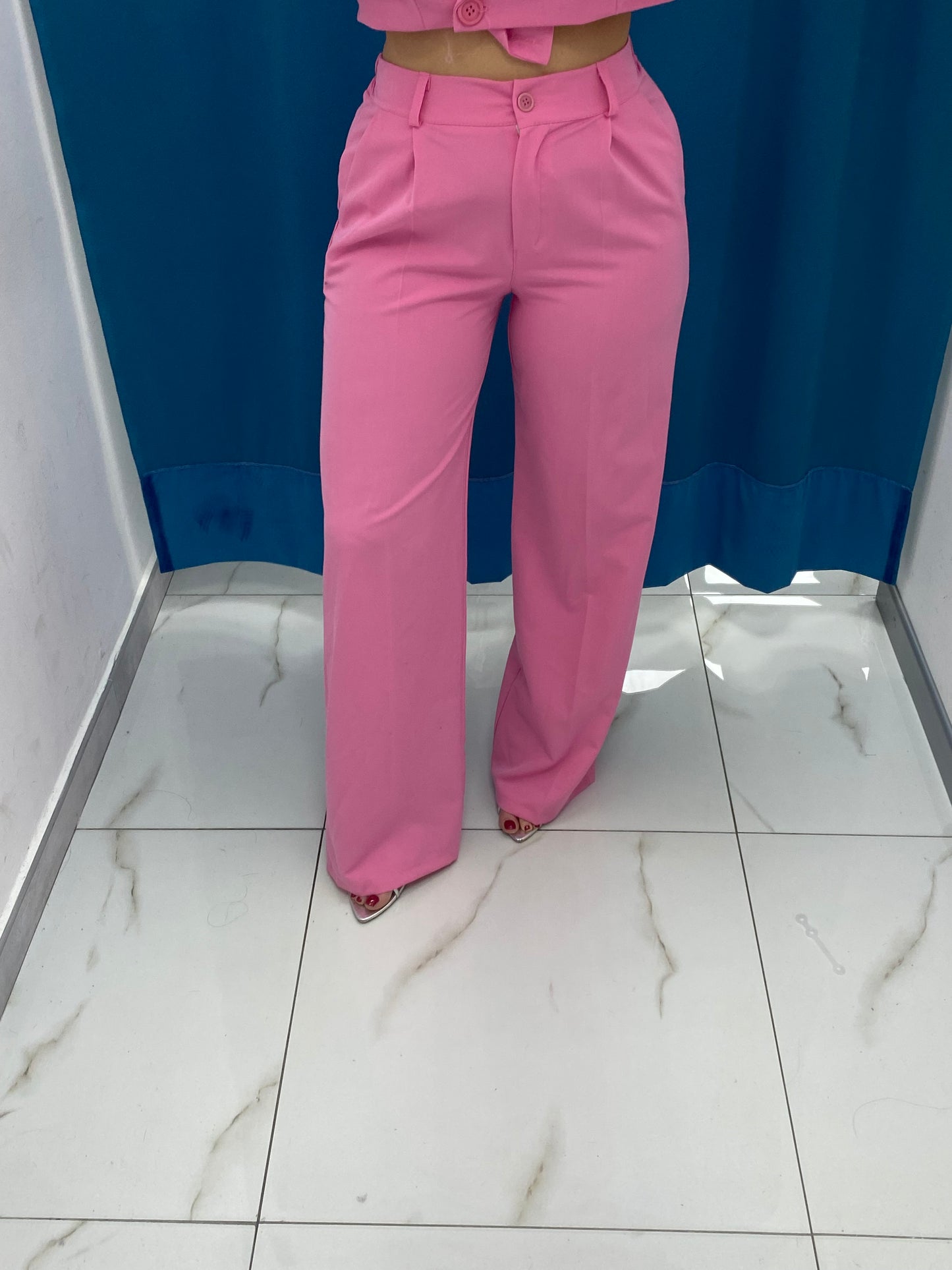 Tailleur giacca crop e pantalone fucsia 38411