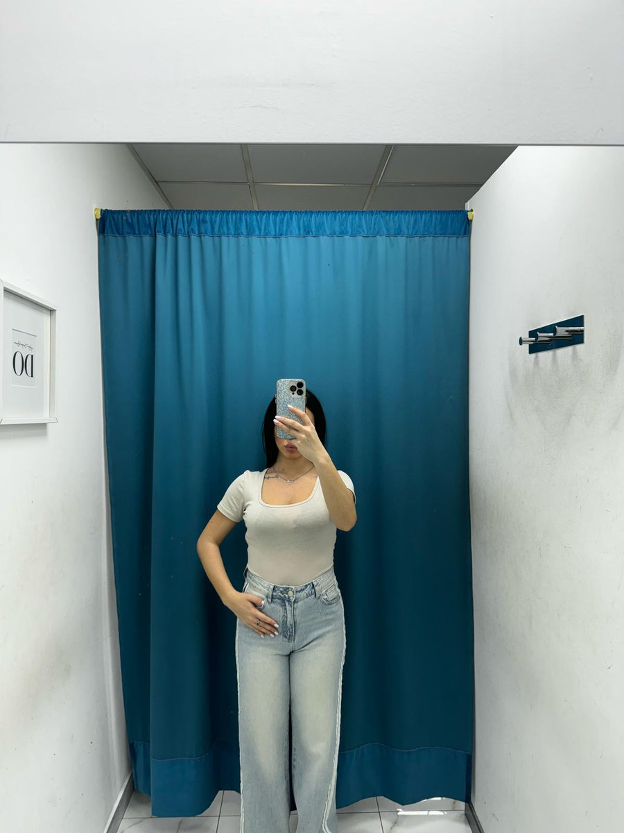 Body mezze maniche con scollo 5377