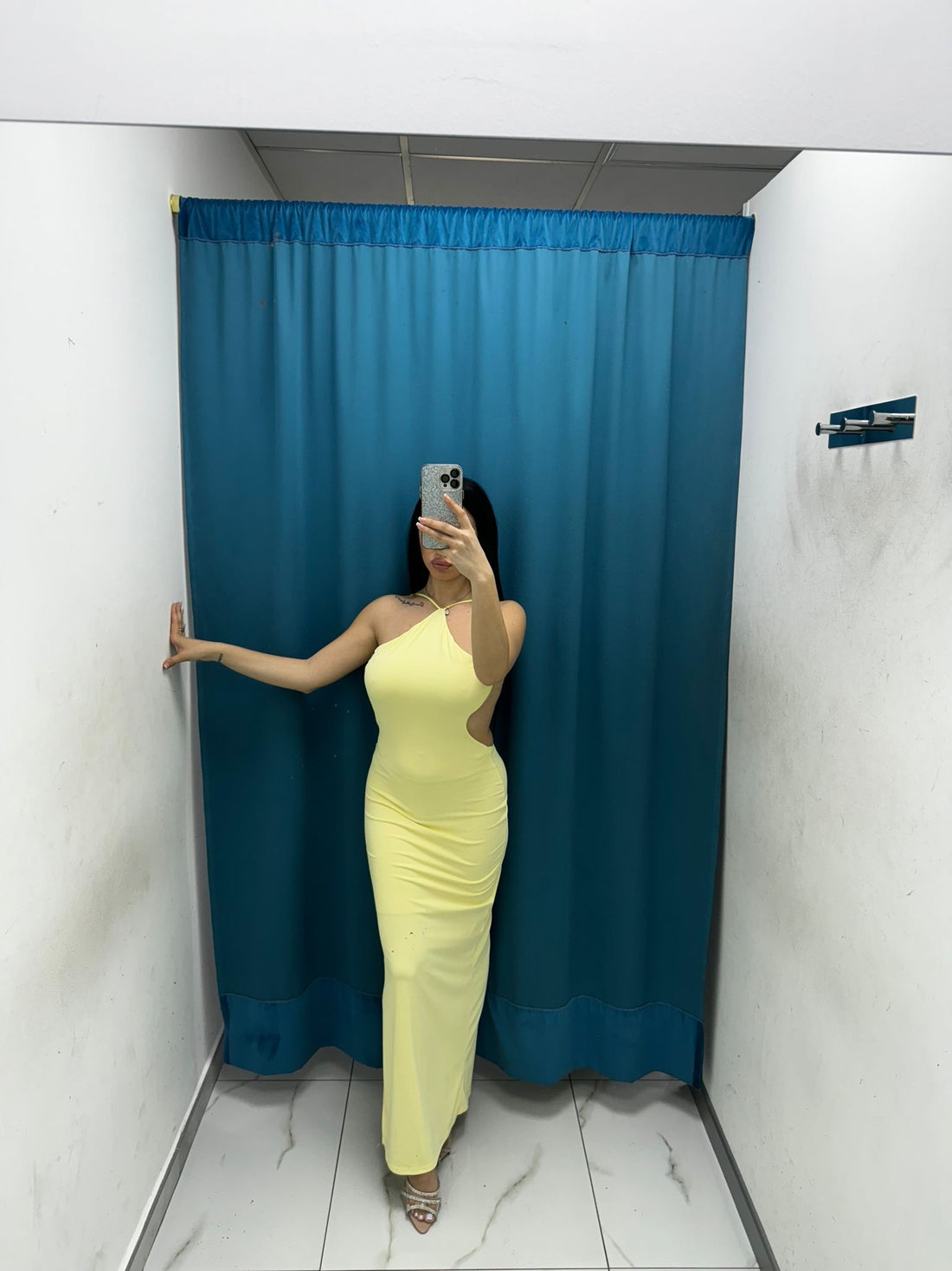 Vestito lungo con scollo sul retro 13659