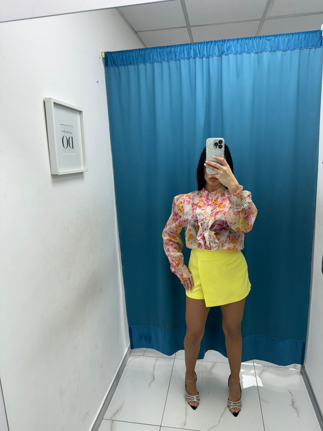 Gonna a pantaloncino giallo 246011