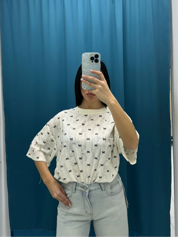 T-shirt con fiocchetto 19065