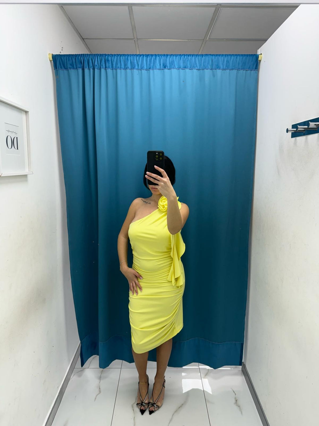 Vestito con fiore 10541