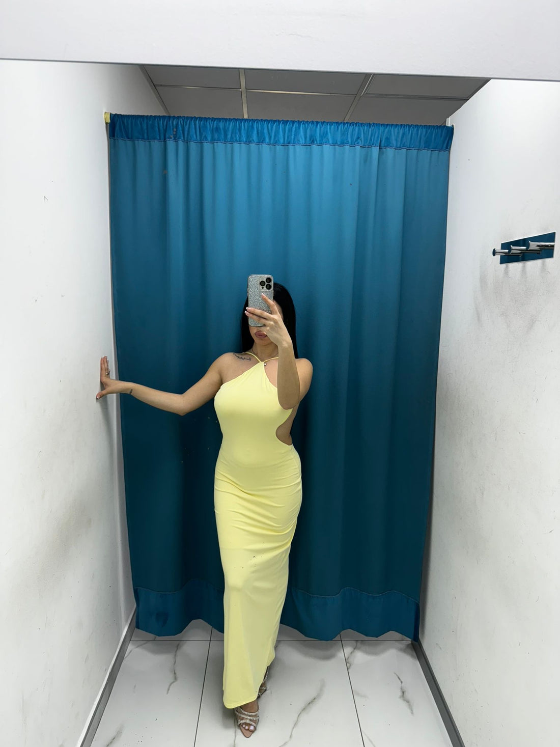 Vestito lungo con scollo sul retro 13659