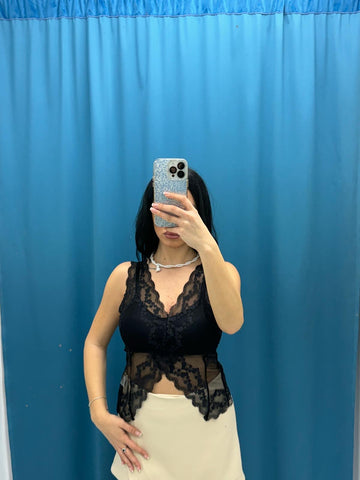 Top ricamato 8004
