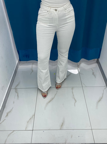 Jeans flare bianco 77791