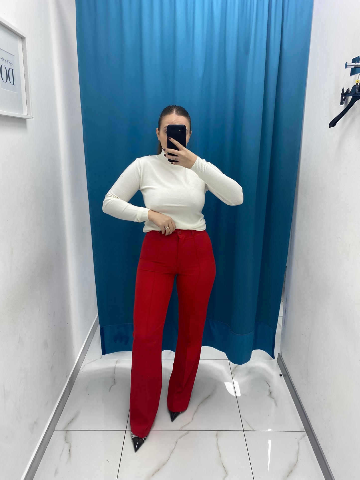 Pantalone a zampa rosso