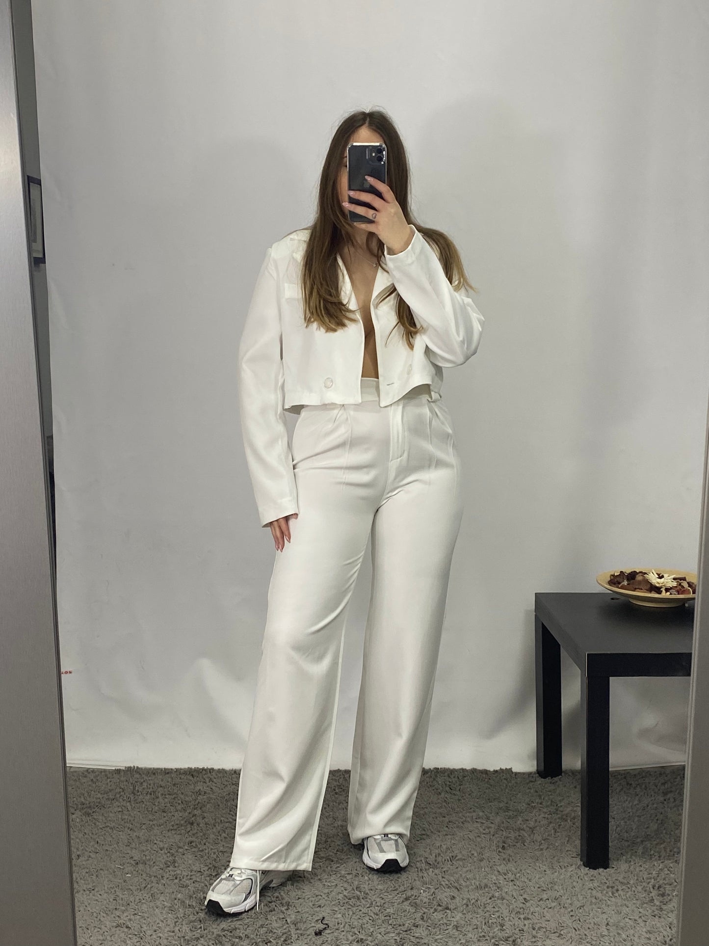 Tailleur giacca crop e pantalone bianco